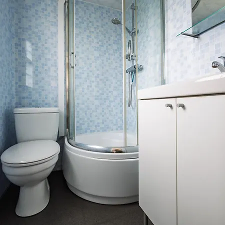 בקתה 42, - - Nature *