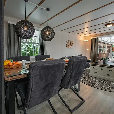 42, - - Nature Horská chata Oisterwijk