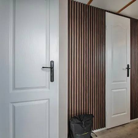 42, - - Nature Horská chata *